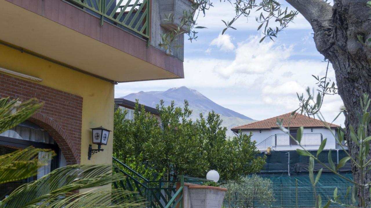 Grotta Del Monaco Bed & Breakfast Pedara Exterior photo