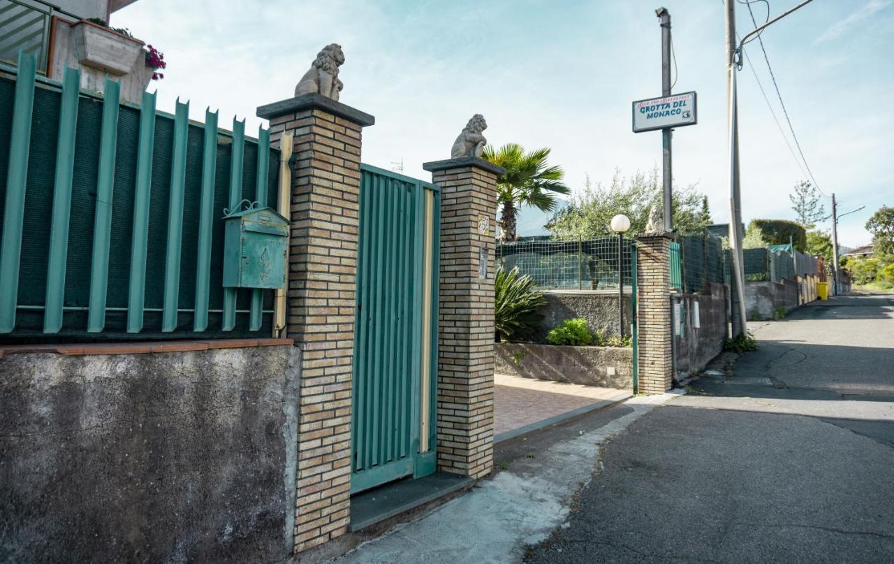 Grotta Del Monaco Bed & Breakfast Pedara Exterior photo