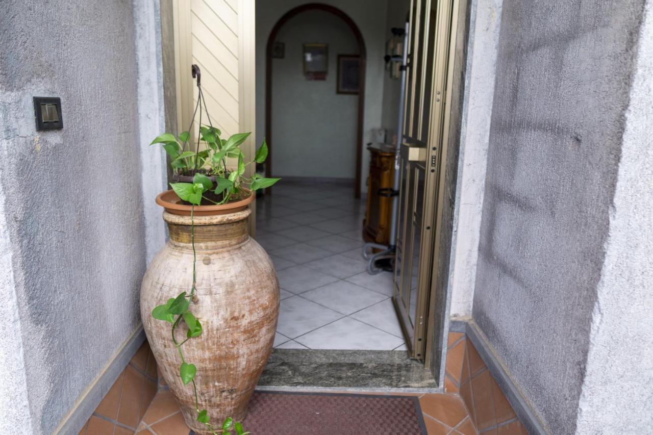 Grotta Del Monaco Bed & Breakfast Pedara Exterior photo