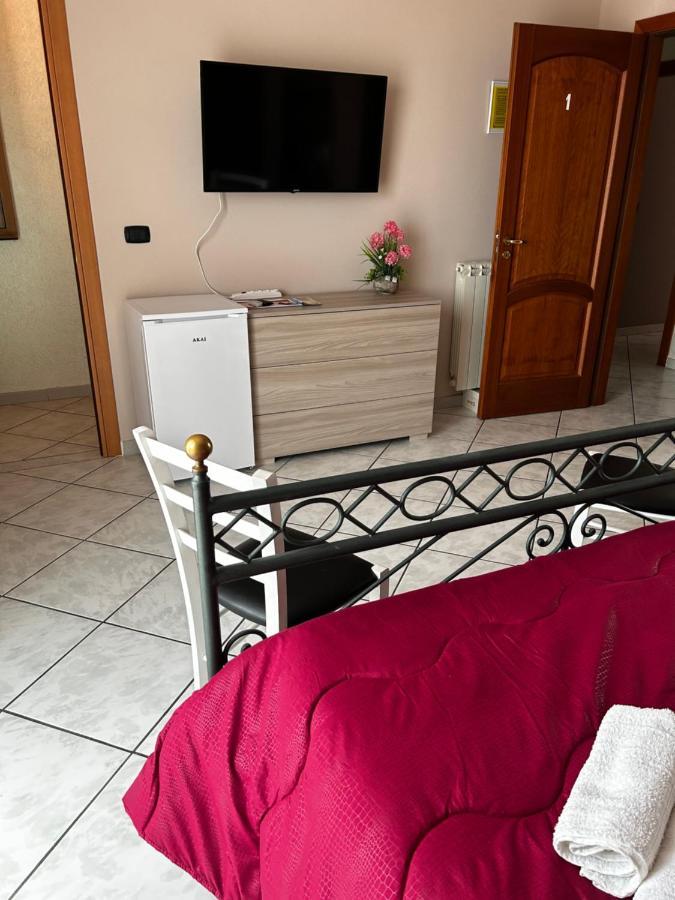 Grotta Del Monaco Bed & Breakfast Pedara Exterior photo
